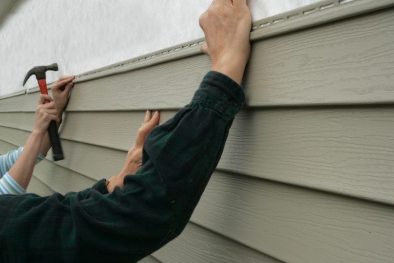 How to Install Vinyl Siding in 21 Steps Siding Authority